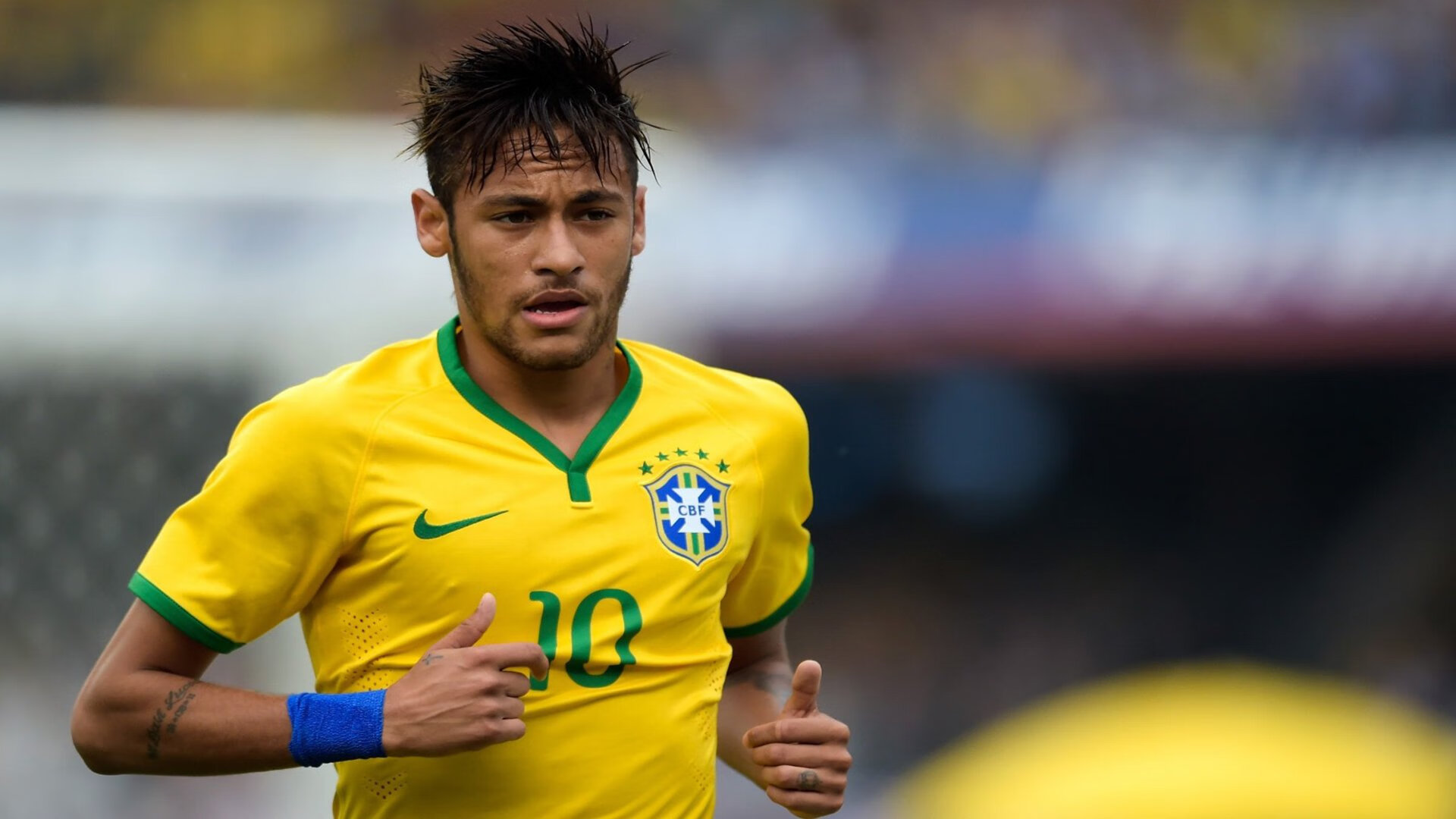 高光时刻：车手赢得世界冠军的经典瞬间，车手总冠军